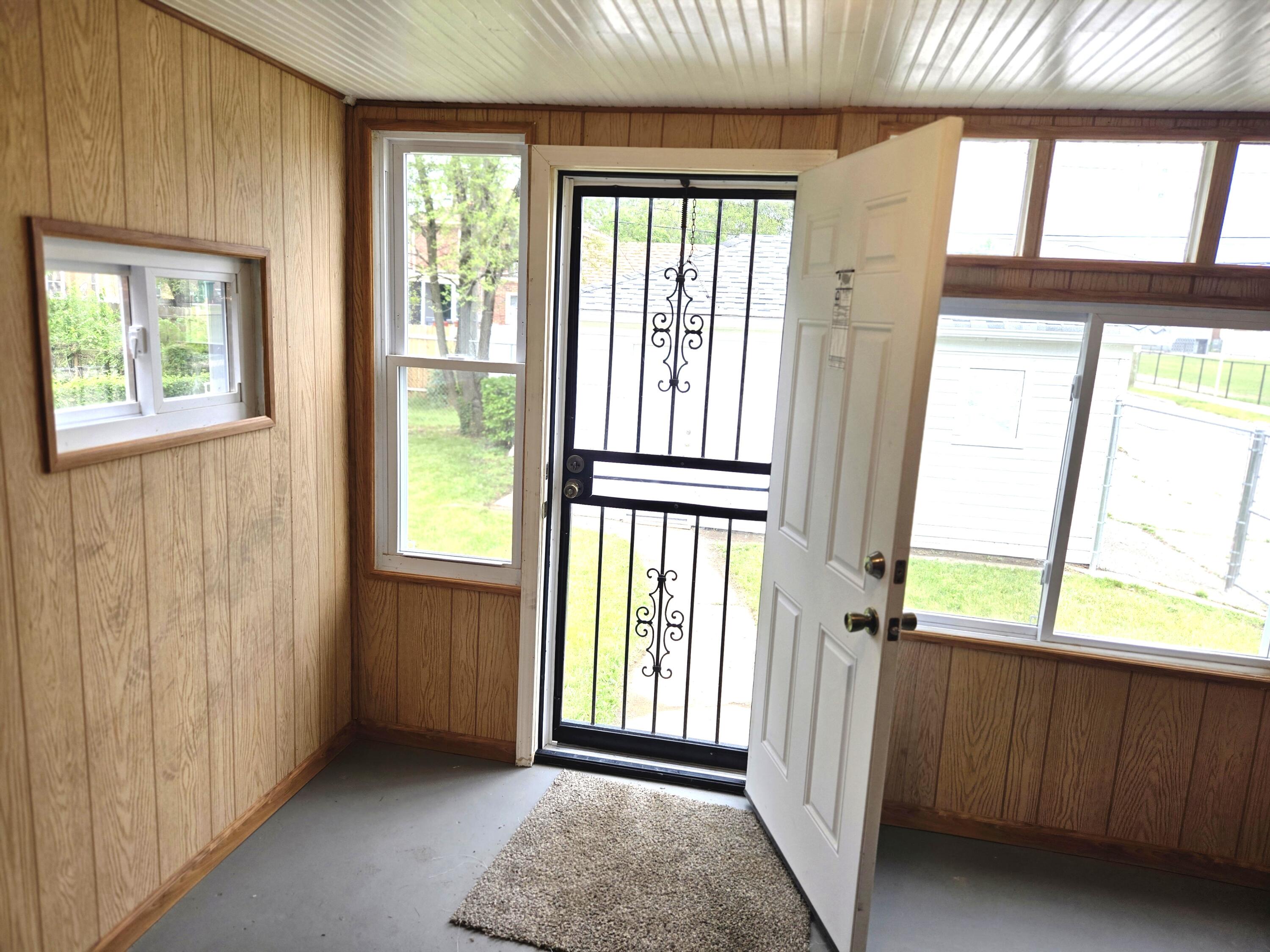 18000 Ilene Street Detroit, MI 48221 - Photo 56 of 93 enclosed porch