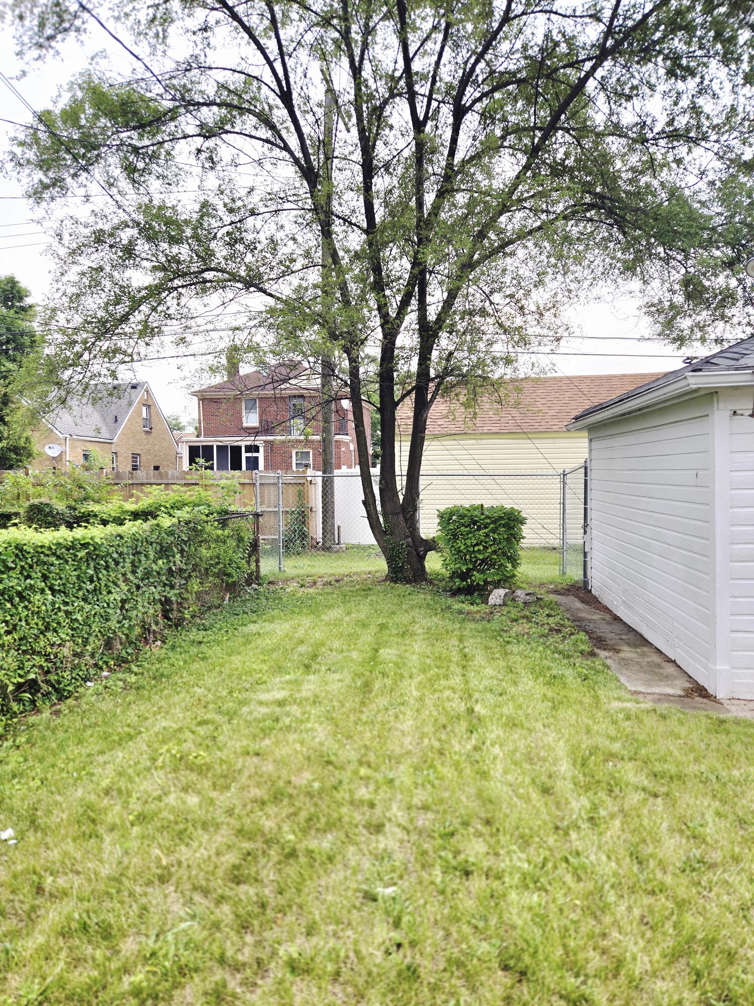 18000 Ilene Street Detroit, MI 48221 - Photo 89 of 93 beautiful landscaping