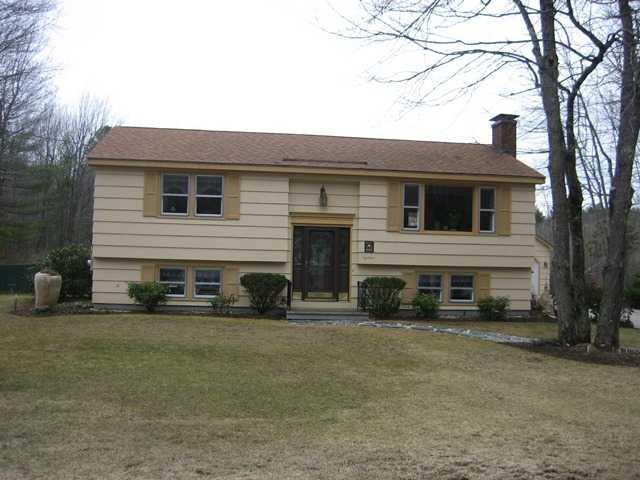 18 Philip Street Cumberland Center, ME 04021 - Photo 1 of 16 Exterior Front.