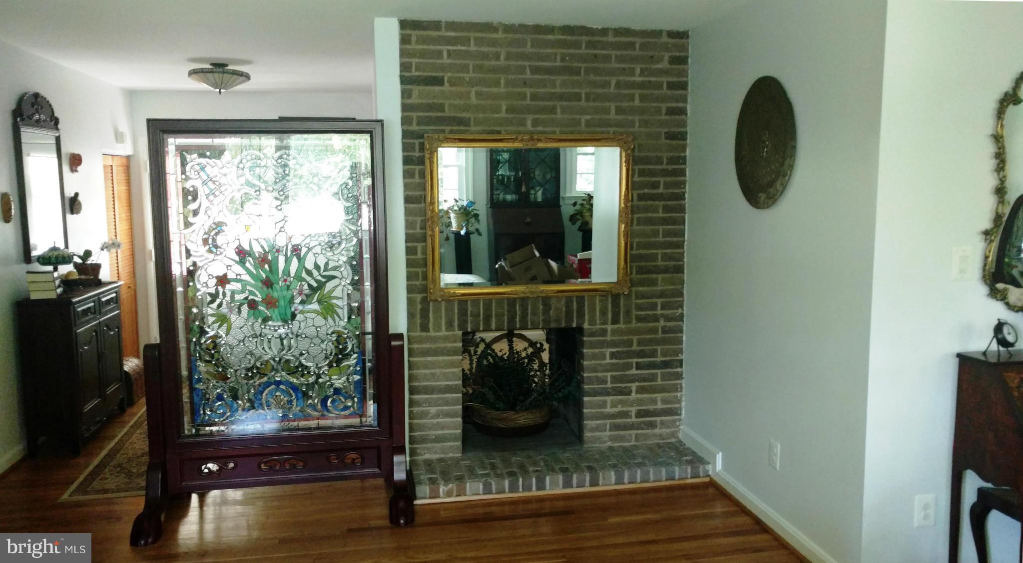 1108 Dunoon Road Silver Spring, MD 20903 - Photo 6 of 30 Living Room