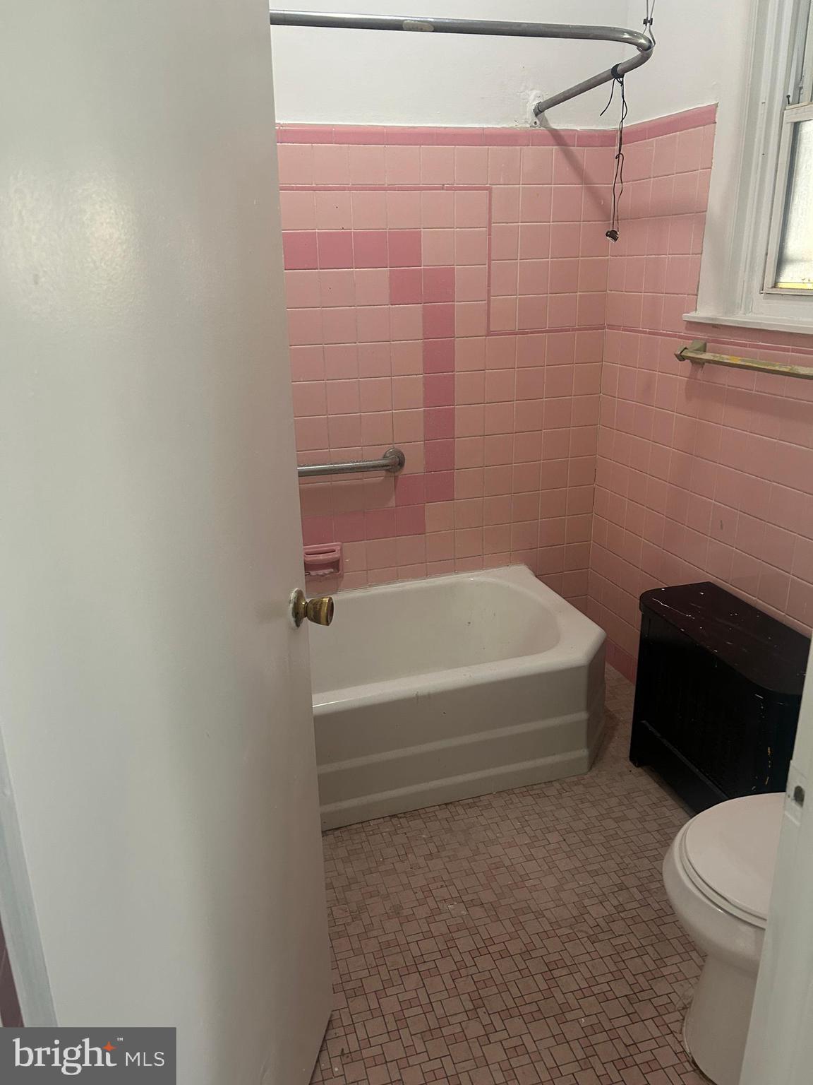 1550 Ruan Street Philadelphia, PA 19124 - Photo 6 of 22 a bathroom with a toilet and a shower