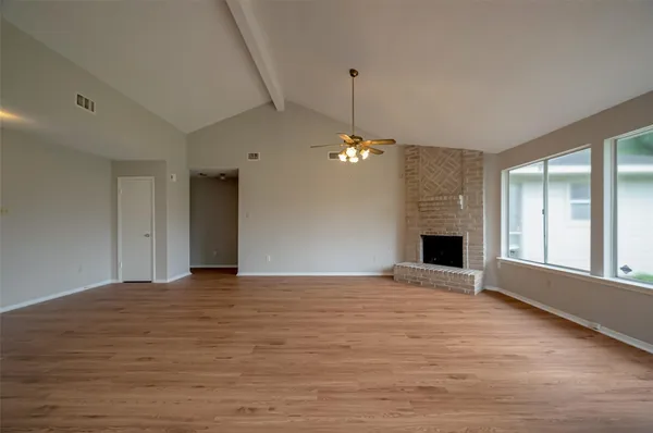 $1,950 | 1126 West Belgravia Drive, Pearland, TX 77584