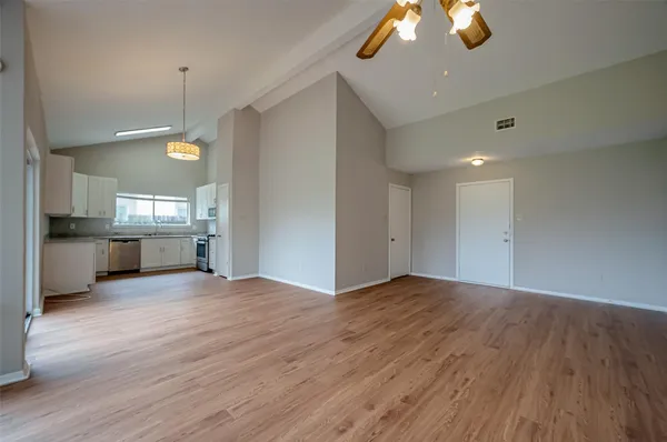 $1,950 | 1126 West Belgravia Drive, Pearland, TX 77584