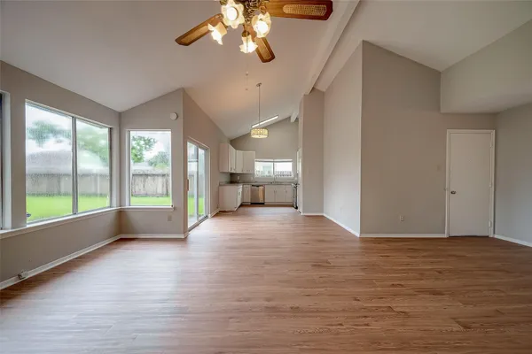 $1,950 | 1126 West Belgravia Drive, Pearland, TX 77584