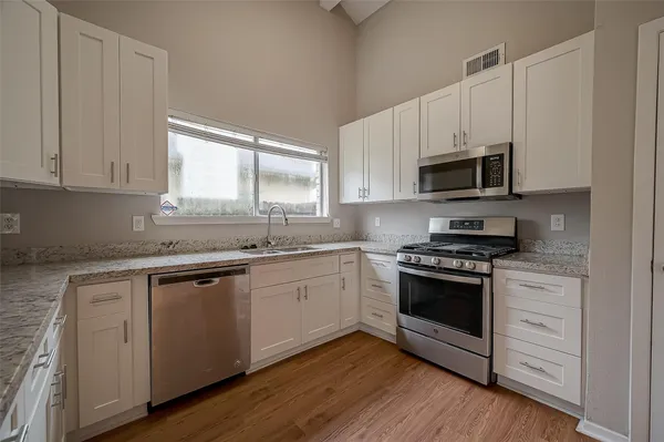 $1,950 | 1126 West Belgravia Drive, Pearland, TX 77584