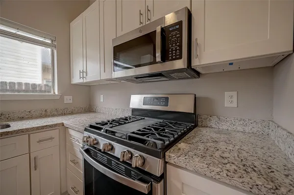 $1,950 | 1126 West Belgravia Drive, Pearland, TX 77584