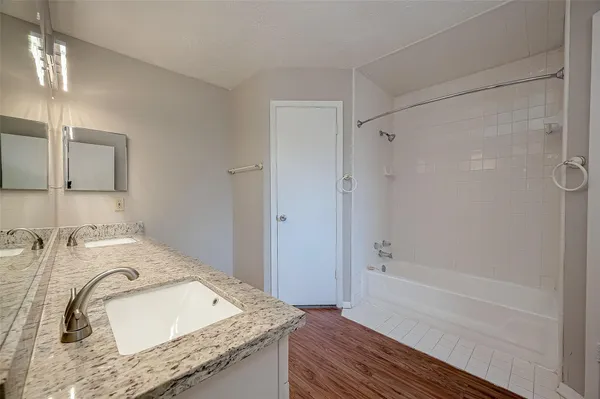 $1,950 | 1126 West Belgravia Drive, Pearland, TX 77584