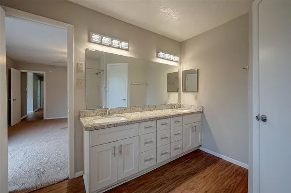 $1,950 | 1126 West Belgravia Drive, Pearland, TX 77584