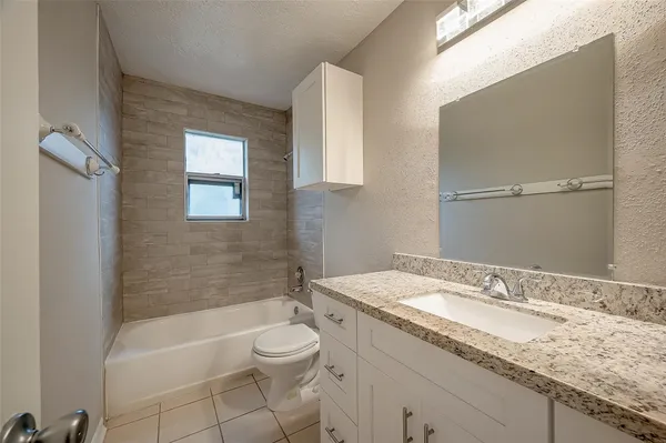 $1,950 | 1126 West Belgravia Drive, Pearland, TX 77584