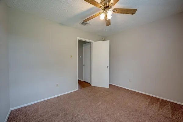 $1,950 | 1126 West Belgravia Drive, Pearland, TX 77584