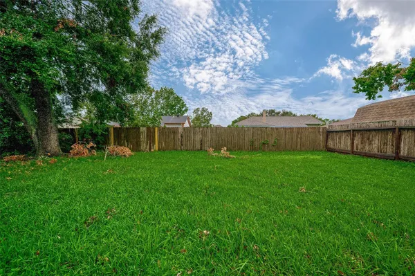 $1,950 | 1126 West Belgravia Drive, Pearland, TX 77584