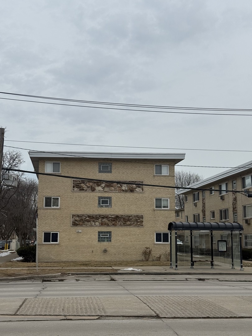 5241 North East River Road, Unit 1C Chicago, IL 60656 - Photo 2 of 12