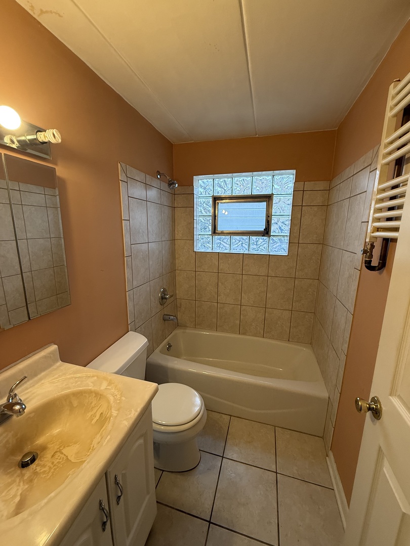 5241 North East River Road, Unit 1C Chicago, IL 60656 - Photo 6 of 12
