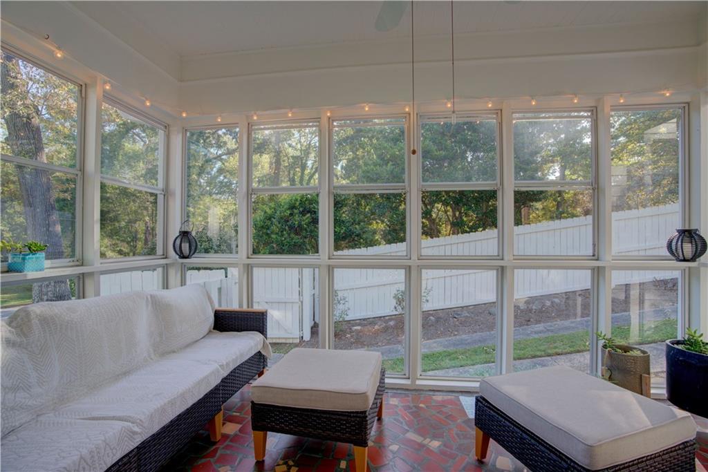 5 Vineland Drive Northwest Rome, GA 30165 - Photo 29 of 54 a living room with furniture and a window