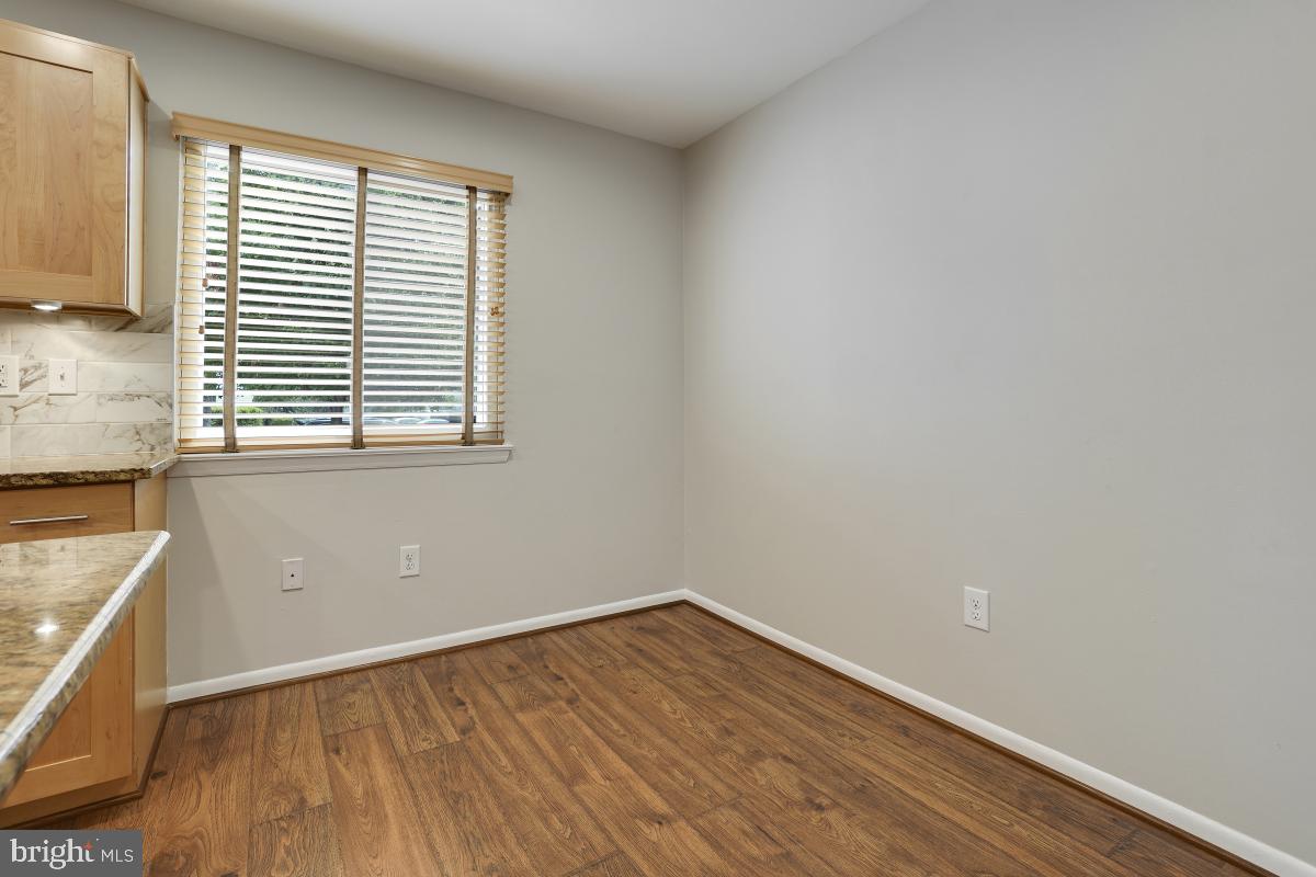 1530 Goldenrain Court Reston, VA 20190 - Photo 12 of 50 Kitchen Table Space