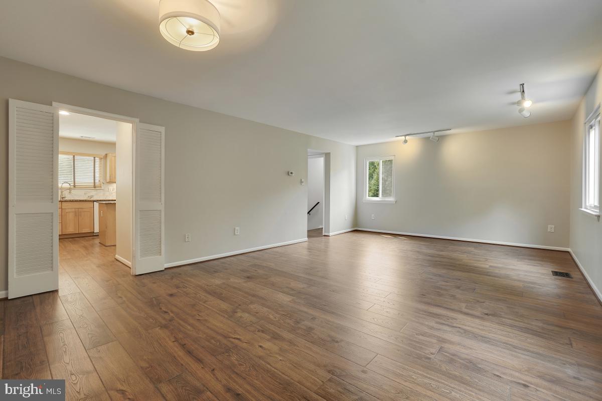 1530 Goldenrain Court Reston, VA 20190 - Photo 15 of 50 Living Room/Dining Room