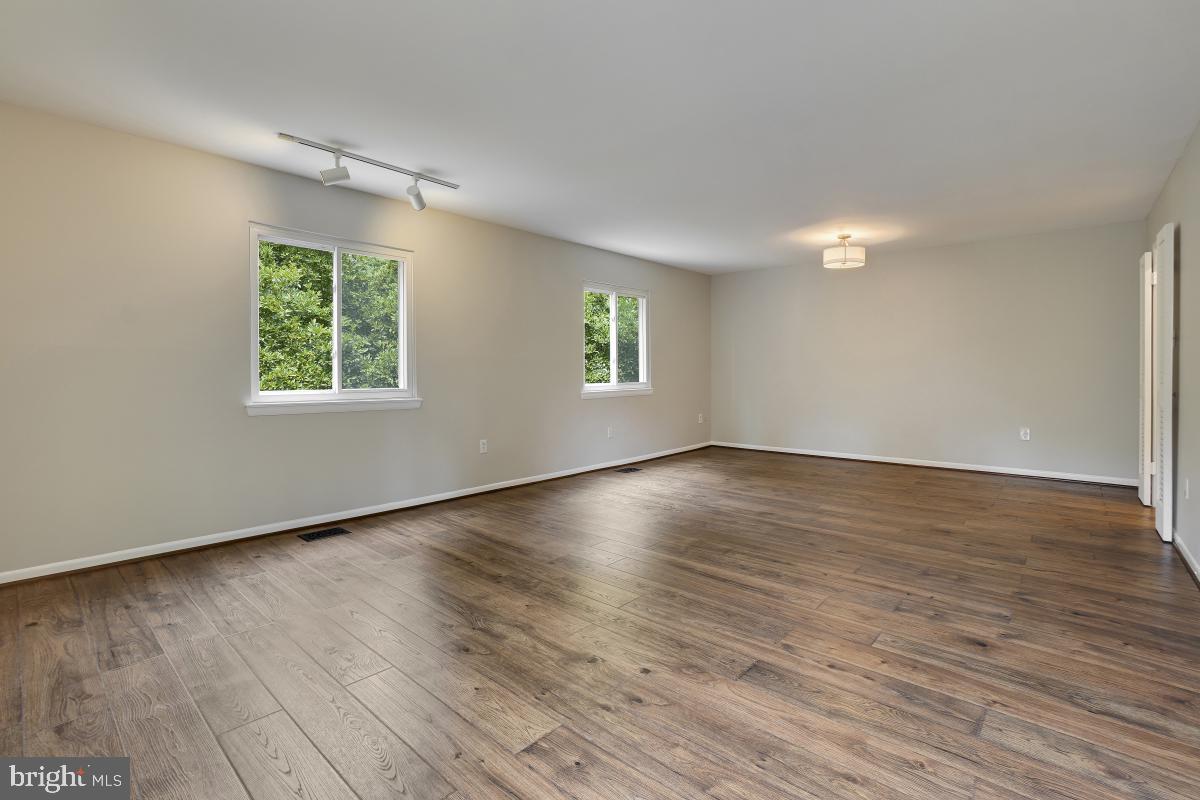 1530 Goldenrain Court Reston, VA 20190 - Photo 18 of 50 Gallery Image 18