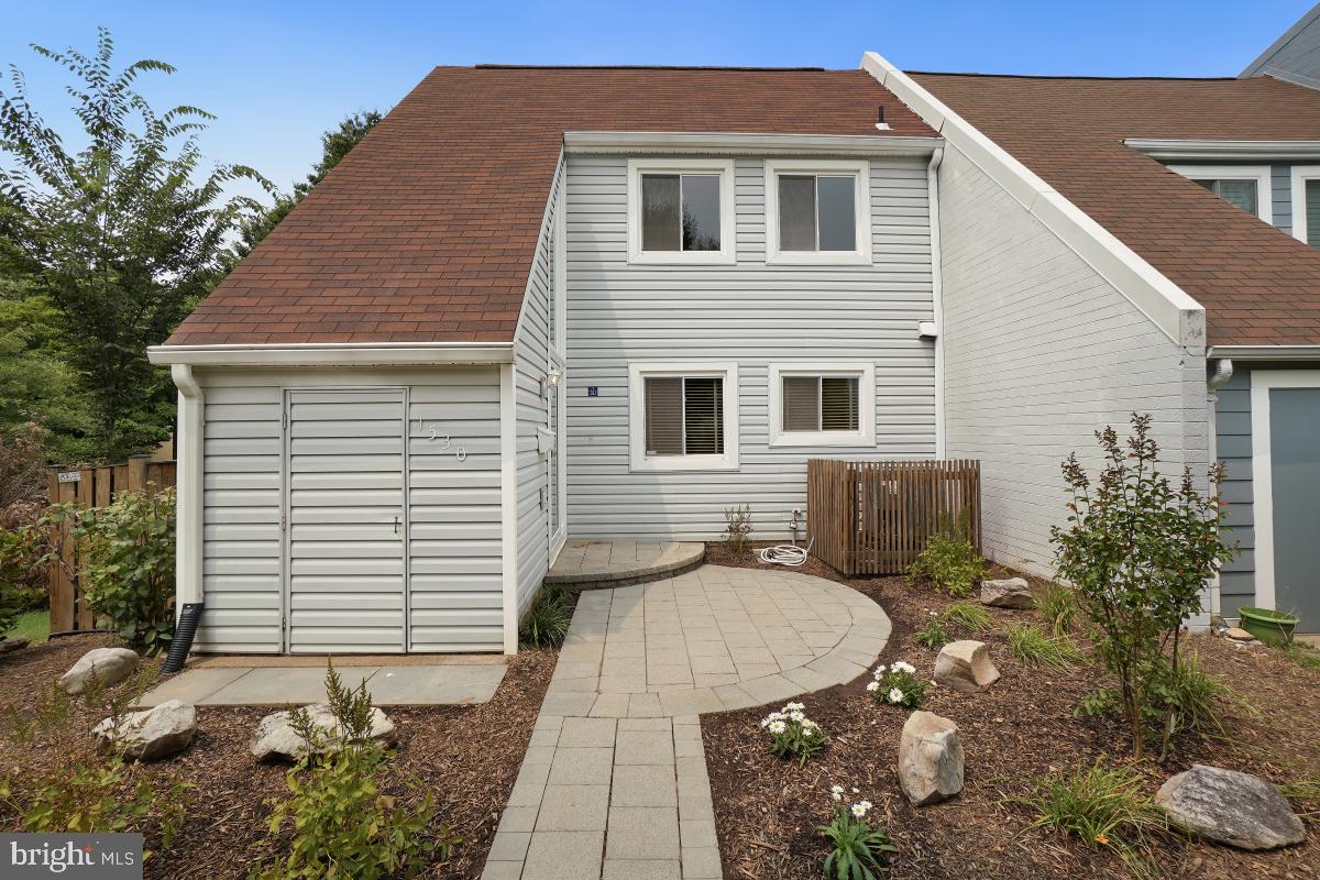 1530 Goldenrain Court Reston, VA 20190 - Photo 2 of 50 Gallery Image 2