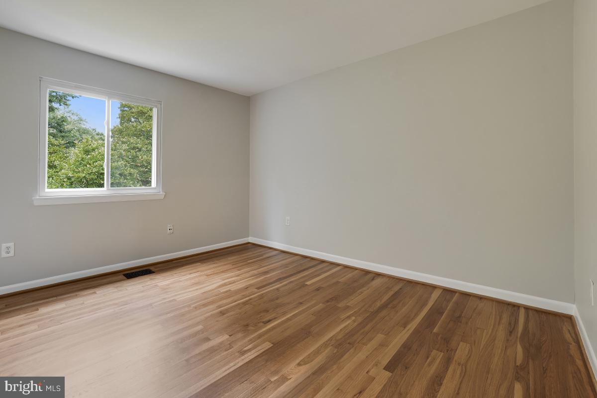 1530 Goldenrain Court Reston, VA 20190 - Photo 32 of 50 Gallery Image 32
