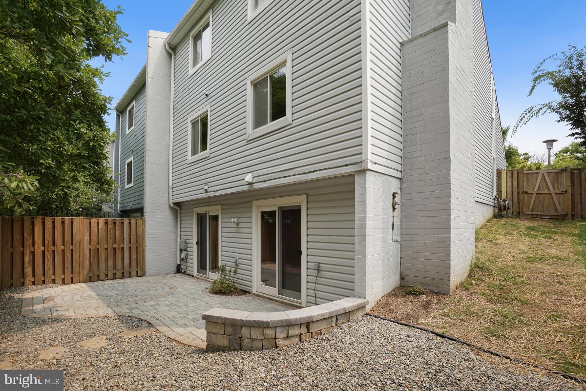 1530 Goldenrain Court Reston, VA 20190 - Photo 46 of 50 Patio & Side yard