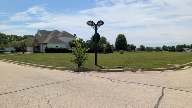 $39,900 | 659 Boz Way, Belvidere, IL 61008