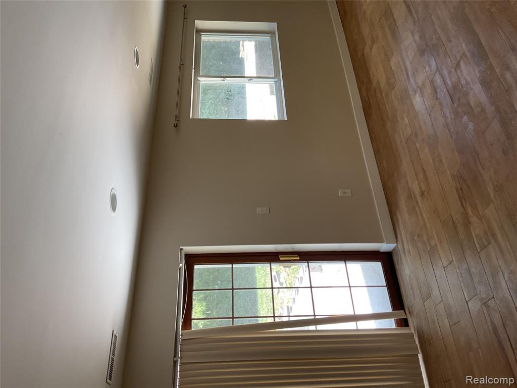 7096 Riverstone Road West Bloomfield, MI 48322 - Photo 13 of 26