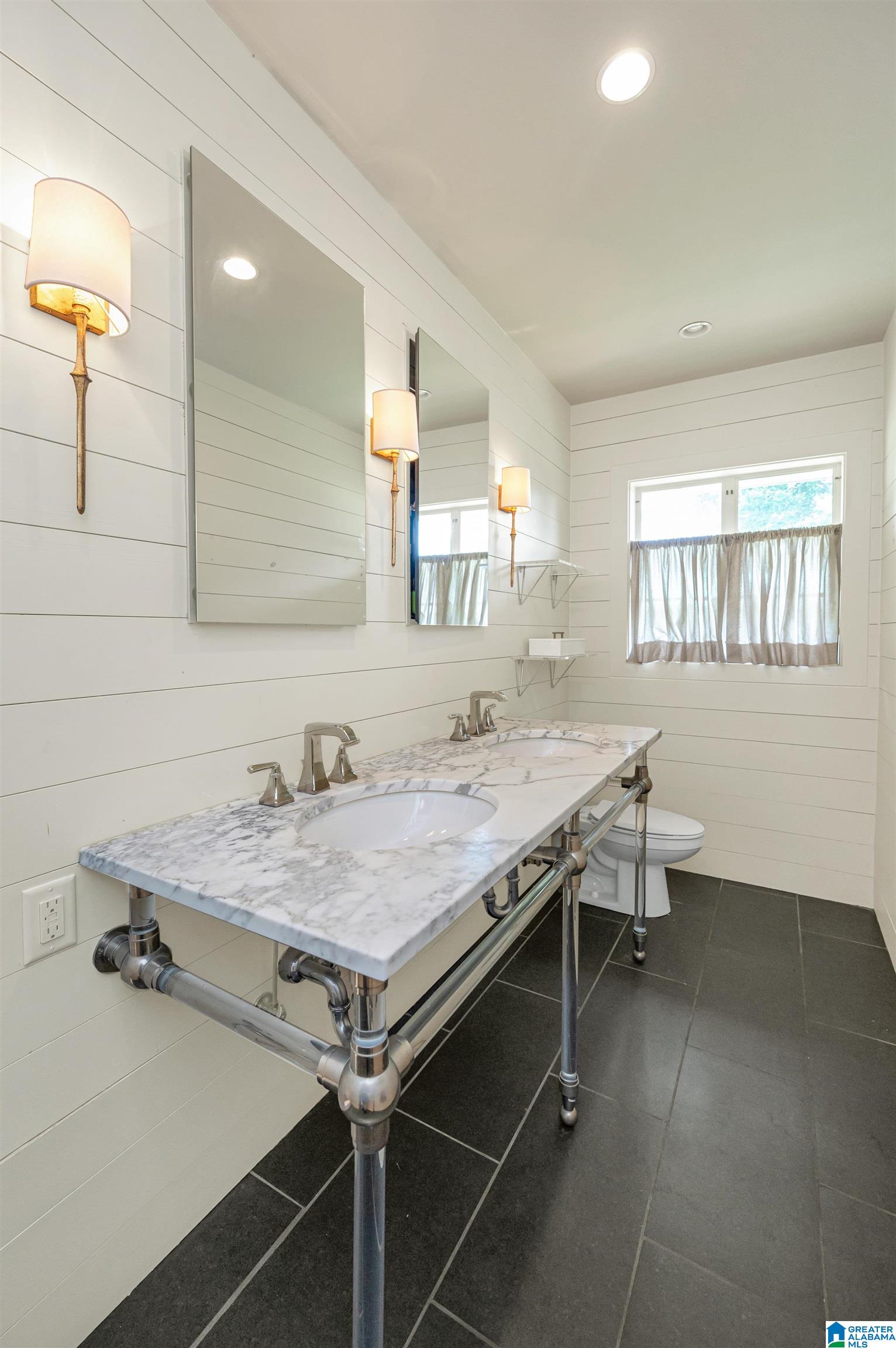 1733 Wellington Road Birmingham, AL 35209 - Photo 27 of 55