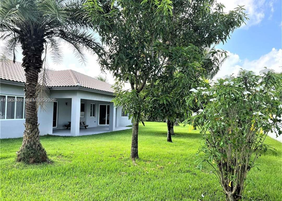 27669 Southwest 154th Avenue Homestead, FL 33032 - Photo 3 of 10