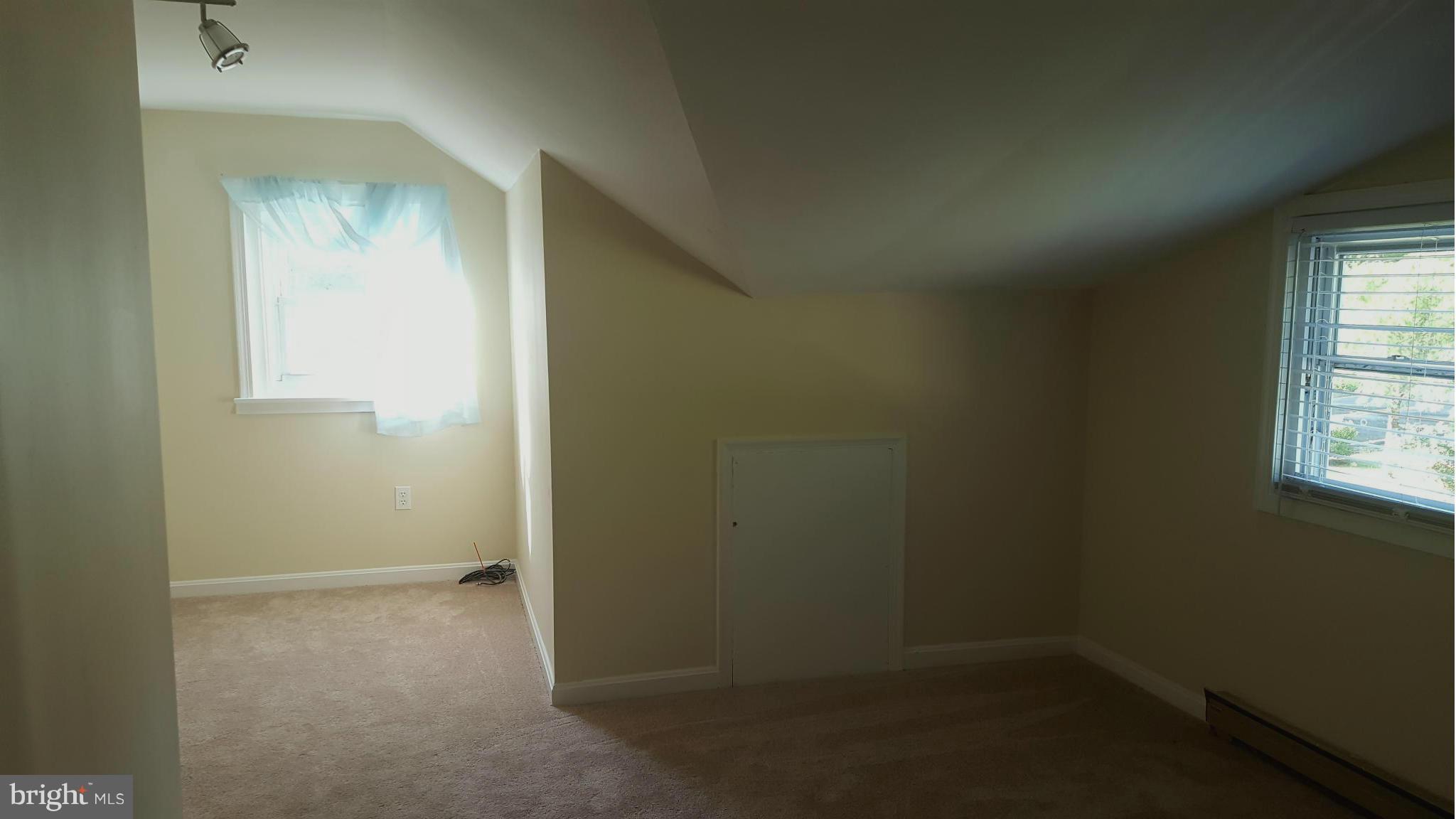 6009 Poplar Road St. Leonard, MD 20685 - Photo 17 of 26 an empty room with a window