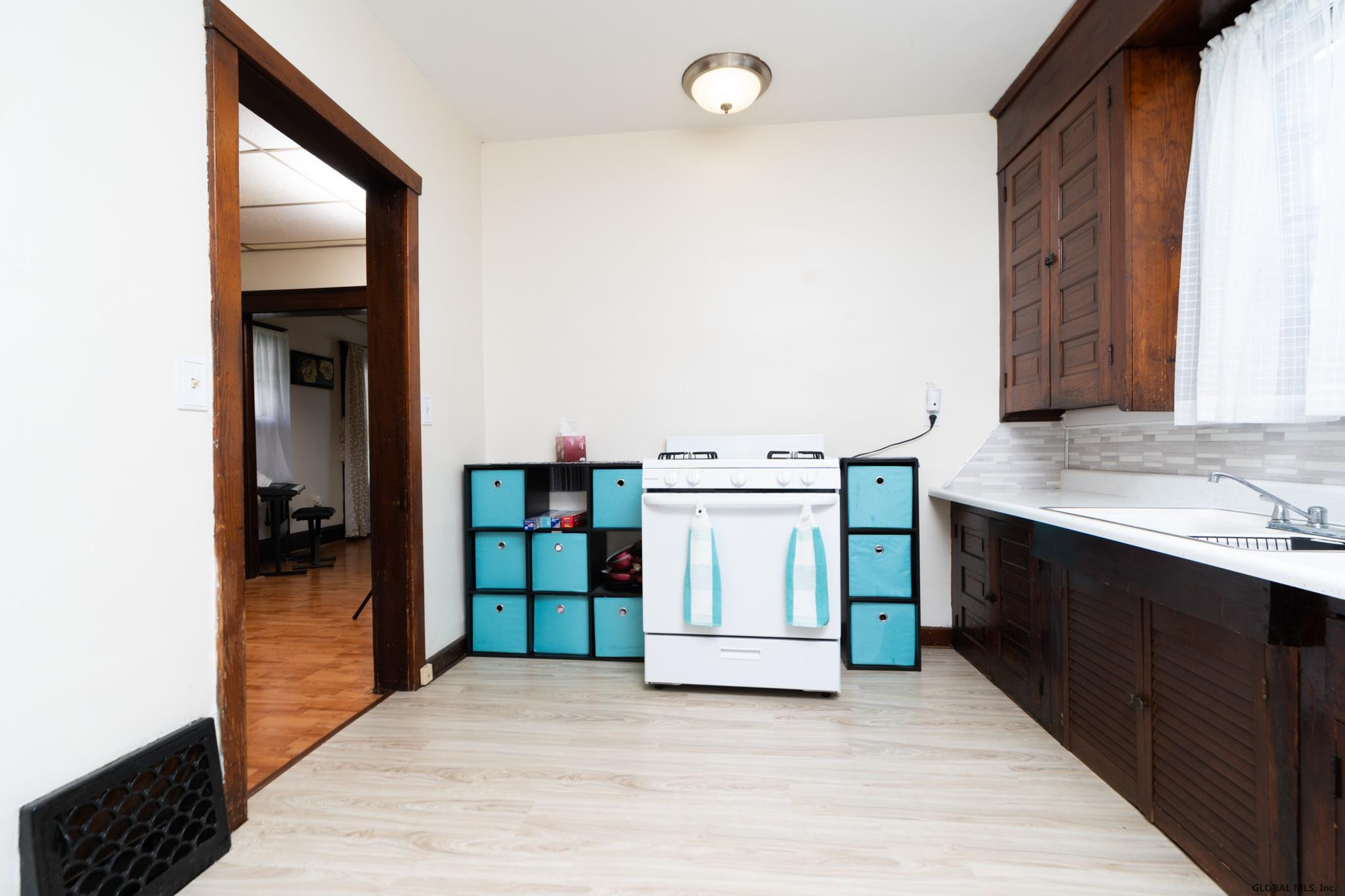 5 Sard Road Albany, NY 12209 - Photo 6 of 25 Photo 6