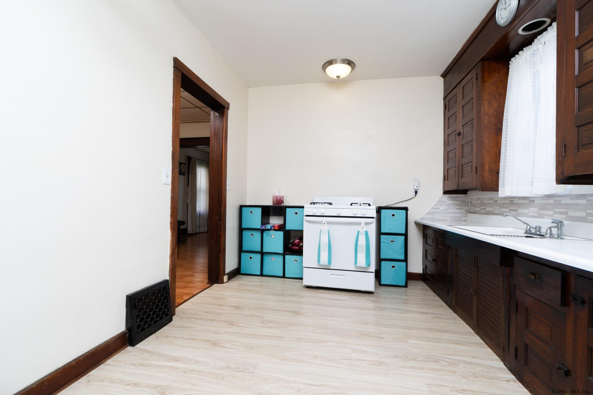5 Sard Road Albany, NY 12209 - Photo 8 of 25 Photo 8