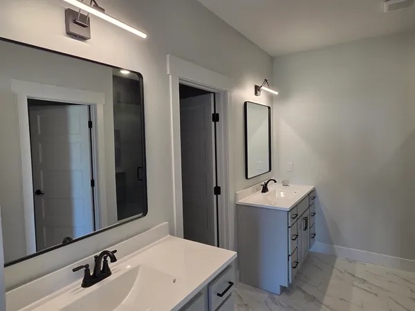 a view of walk in closet
