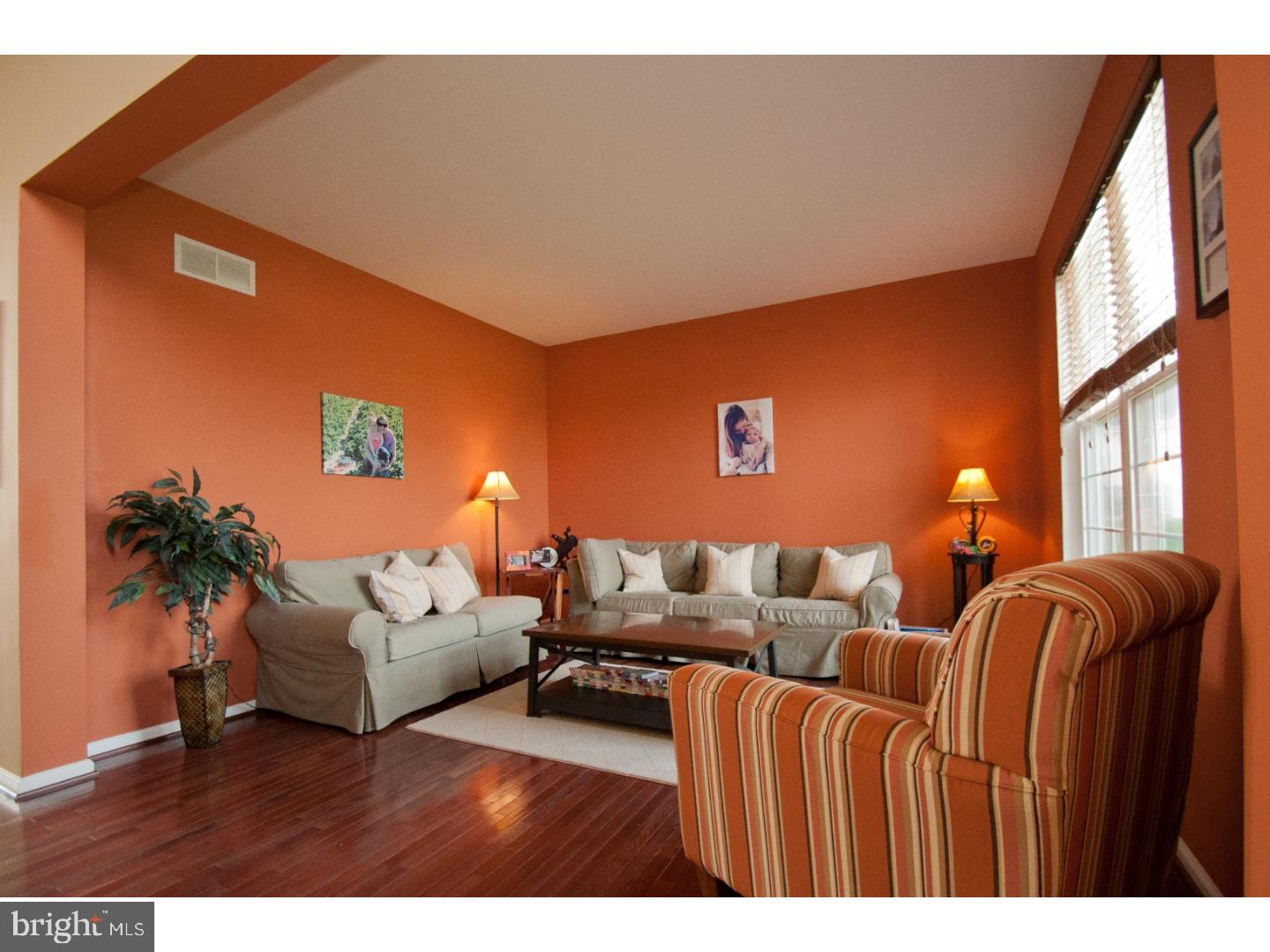8 Phillips Circle Aston, PA 19014 - Photo 6 of 25