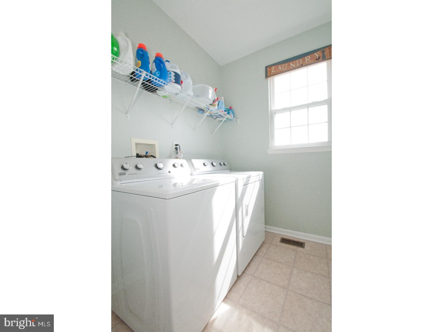 8 Phillips Circle Aston, PA 19014 - Photo 10 of 25