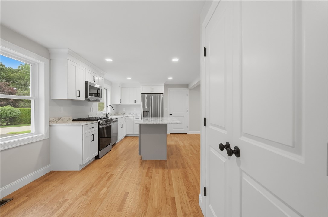 76 Beverly Road East Providence, RI 02915 - Photo 26 of 45