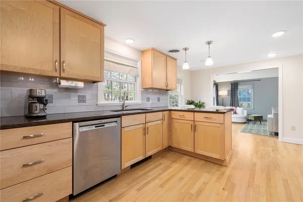 $935,000 | 9 Lamson Road, Barrington, RI 02806