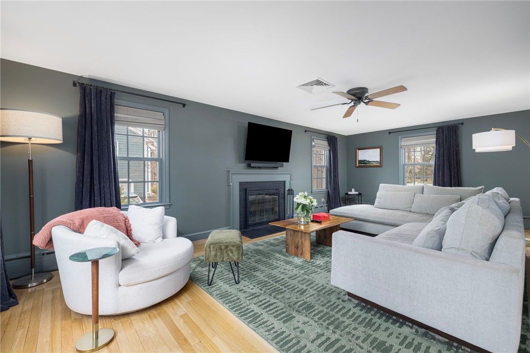 9 Lamson Road Barrington, RI 02806 - Photo 15 of 44