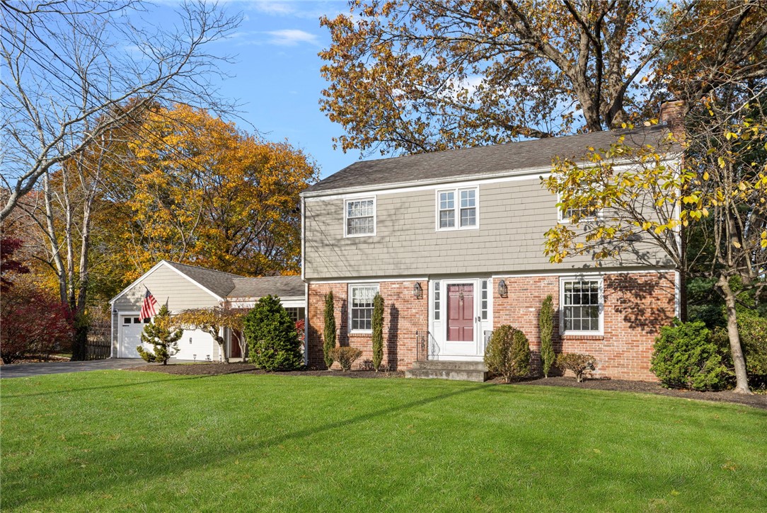 9 Lamson Road Barrington, RI 02806 - Photo 2 of 44