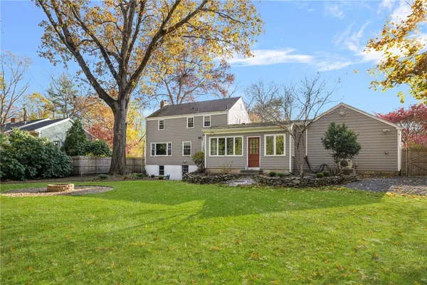 $935,000 | 9 Lamson Road, Barrington, RI 02806