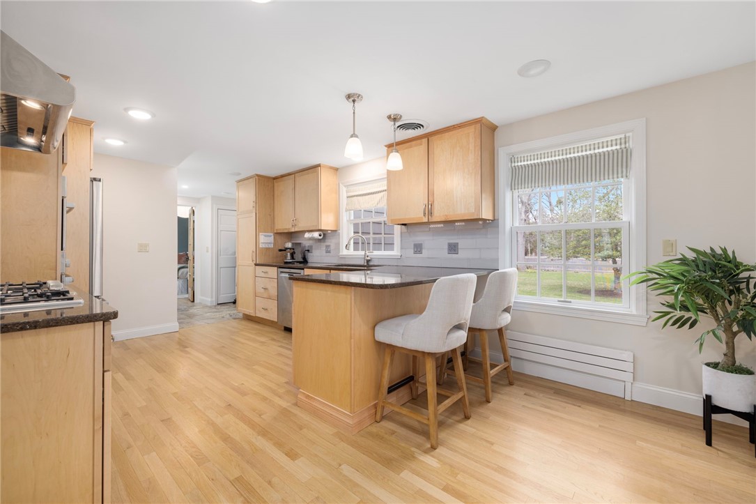 9 Lamson Road Barrington, RI 02806 - Photo 7 of 44