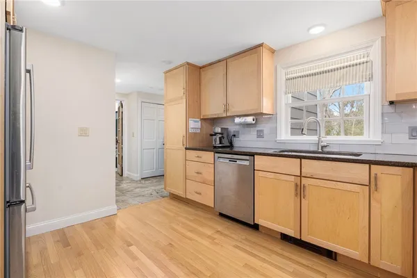 $935,000 | 9 Lamson Road, Barrington, RI 02806