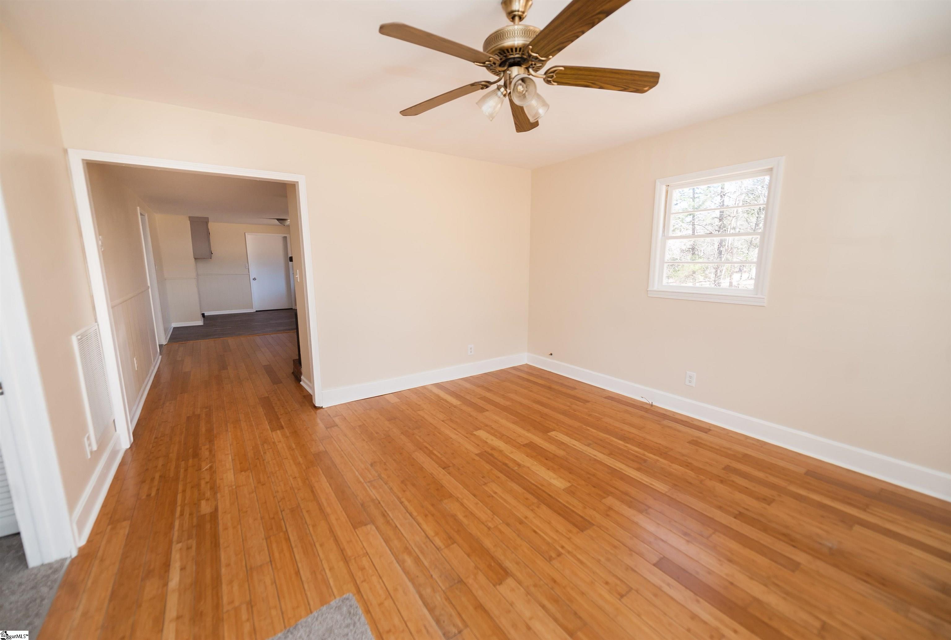 618 Pearson Town Road Moore, SC 29369 - Photo 5 of 29 Gallery Image 5