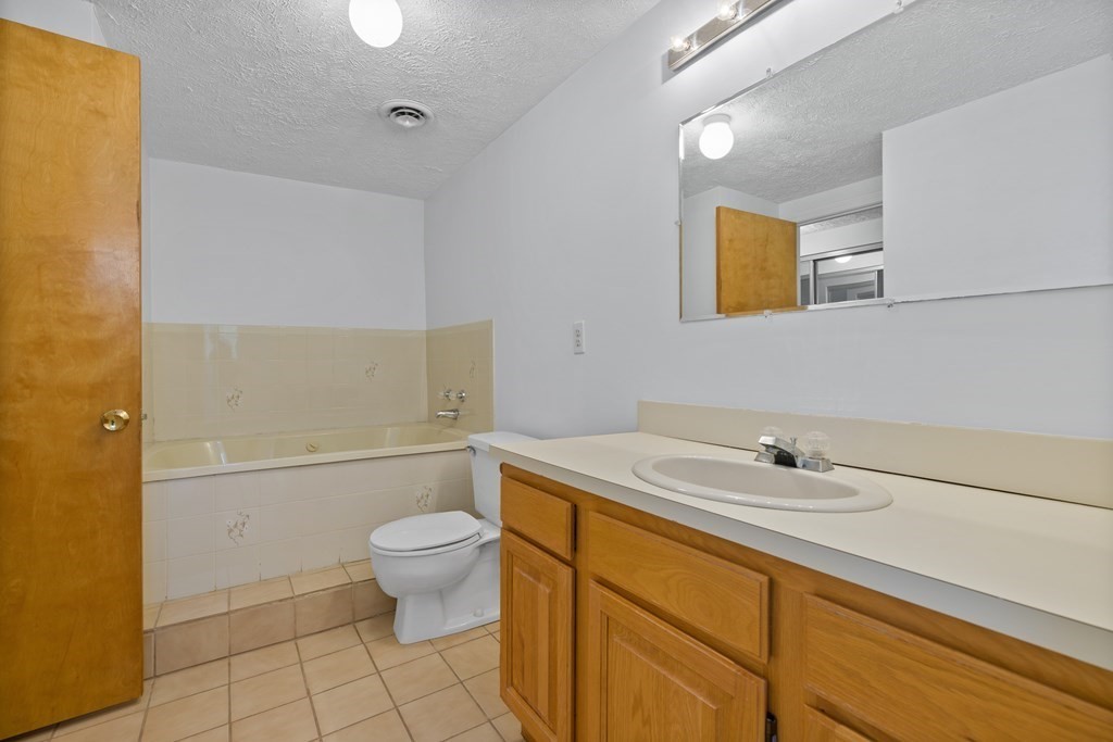 55 East Bluff Road, Unit 55 Ashland, MA 01721 - Photo 11 of 16 Gallery Image 11