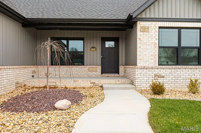 $557,900 | 1416 Guilford Place, Troy, IL 62294
