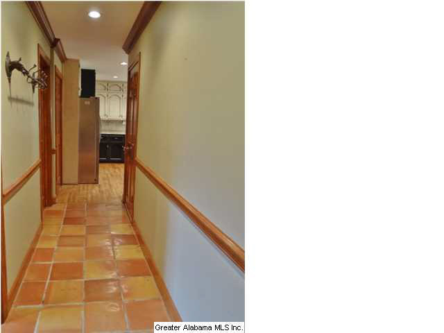 1079 Crest Road Leeds, AL 35094 - Photo 12 of 32