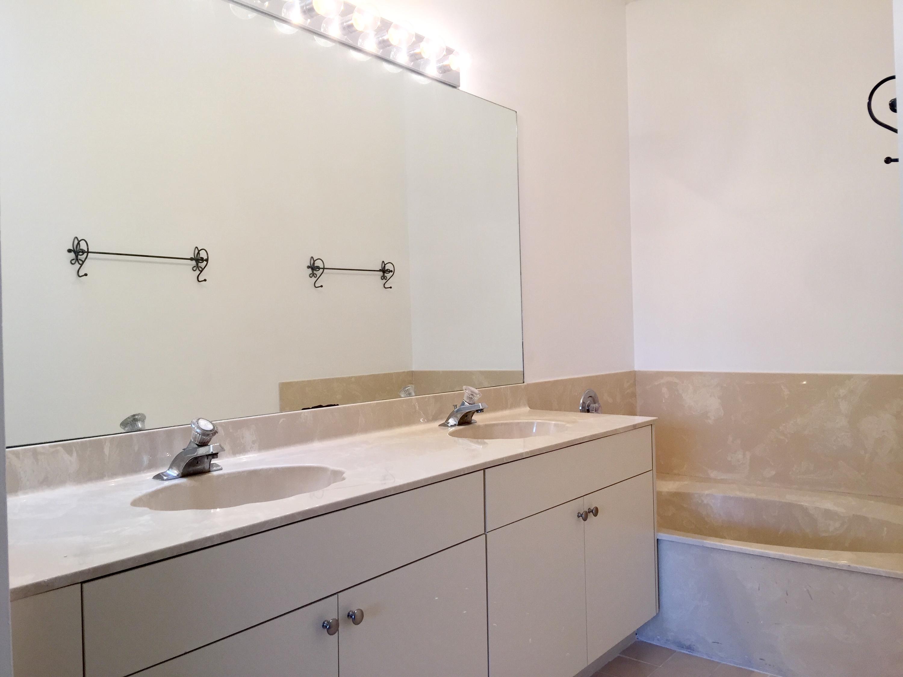 8646 Vía Reale, Unit 4 Boca Raton, FL 33496 - Photo 20 of 33 Master Bathroom