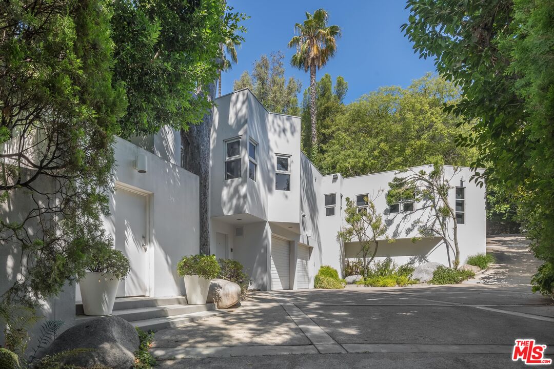 12309 Viewcrest Road Studio City, CA 91604 - Photo 3 of 52 a view of a building with a street