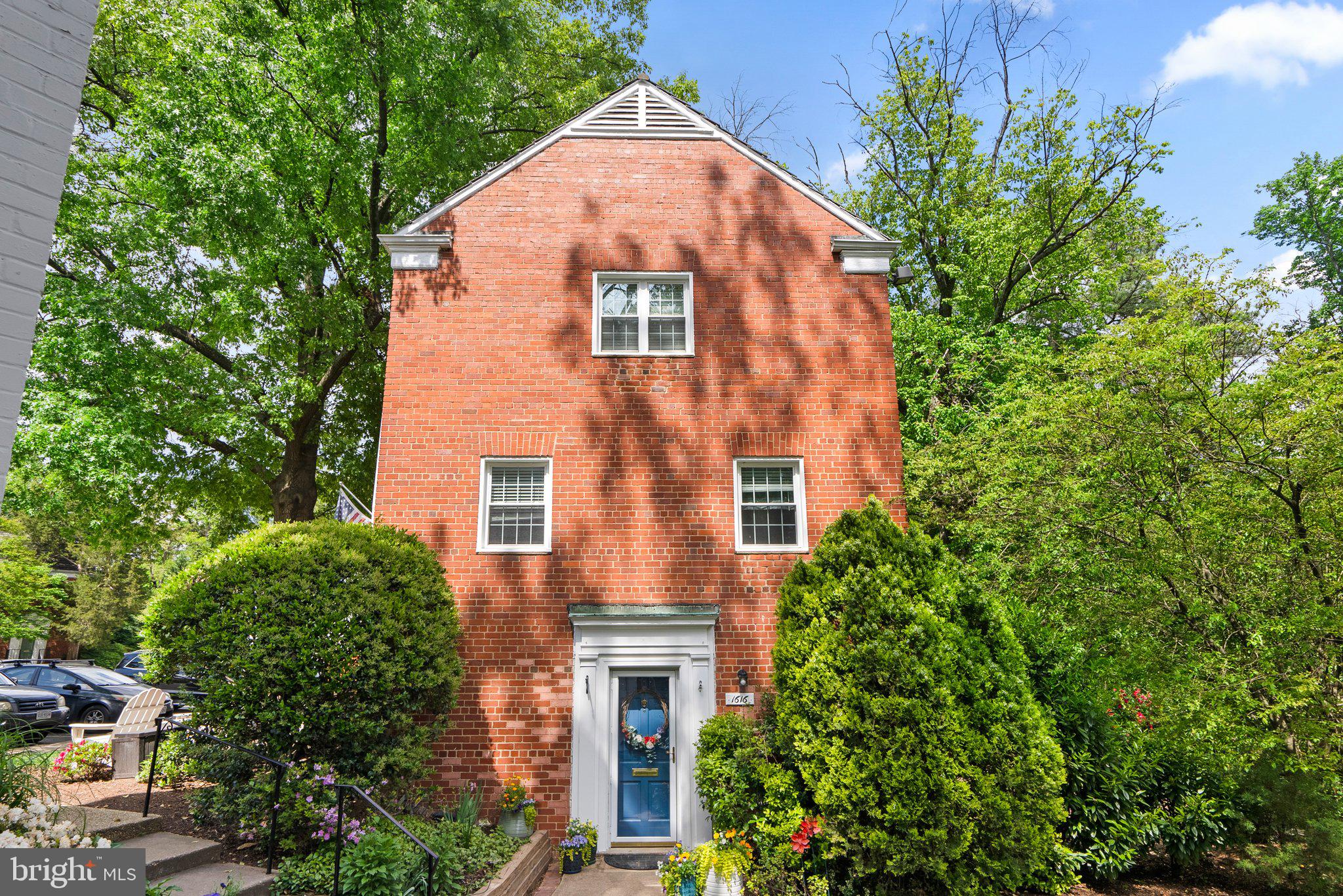 1616 Ripon Place Alexandria, VA 22302 - Photo 1 of 26 Gallery Image 1