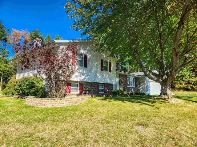 $335,000 | 4-208 Beachcomber Lane, Lake Carroll, IL 61046