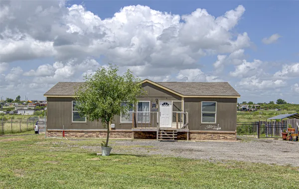 $280,000 | 445 Rancho Linda Drive, Lockhart, TX 78644